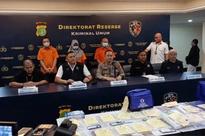 Kemenag Bakal Blacklist PT Naila Safaah yang Diduga Tipu Ratusan Jamaah Umrah - Image