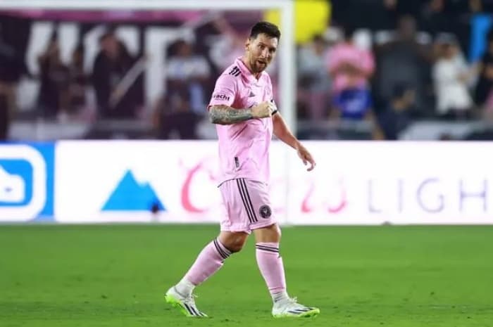 Disaksikan Serena William hingga LeBron James, Berikut 'Ocehan' Pertama Lionel Messi usai Debutnya - Image