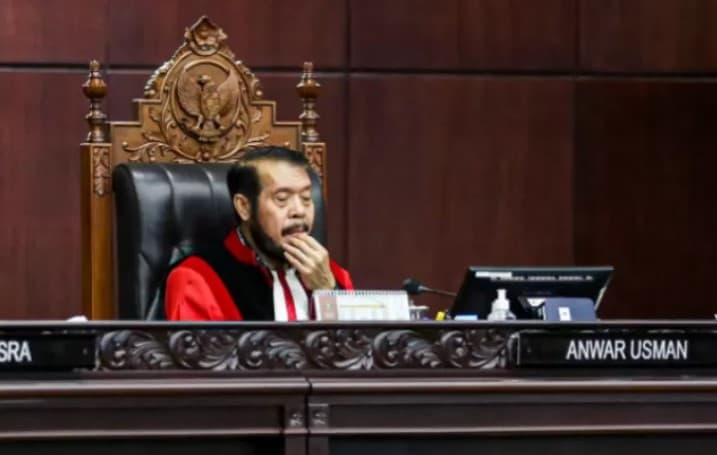 MK Tolak Gugatan Batas Maksimal Usia Capres-Cawapres 70 Tahun - Image