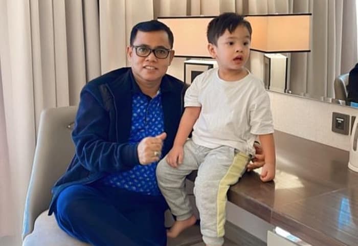 Haji Faisal Sebut Fuji Sangat Kecewa dengan Joddy yang Unggah Foto di Makam Vanessa Angel dan Bibi - Image