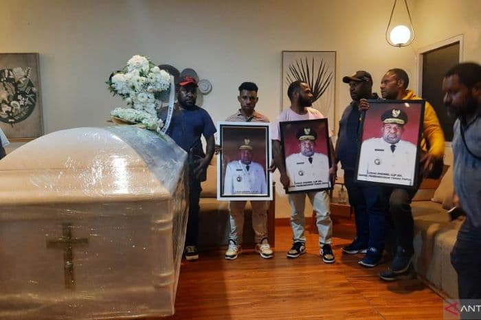 Tersangka Penyuap Lukas Enembe, Piton Enumbi Meninggal Dunia di RS Jayapura - Image