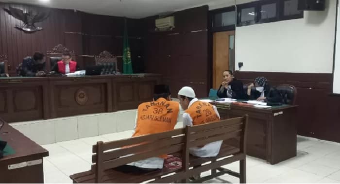 Sidang Kasus Mutilasi Mahasiswa UMY Redho Tri Agustian, Waliyin dan Ridduan Hadapi Sidang Tuntutan, Penasihat Hukum Sebut Bukan Pembunuhan Berencana - Image