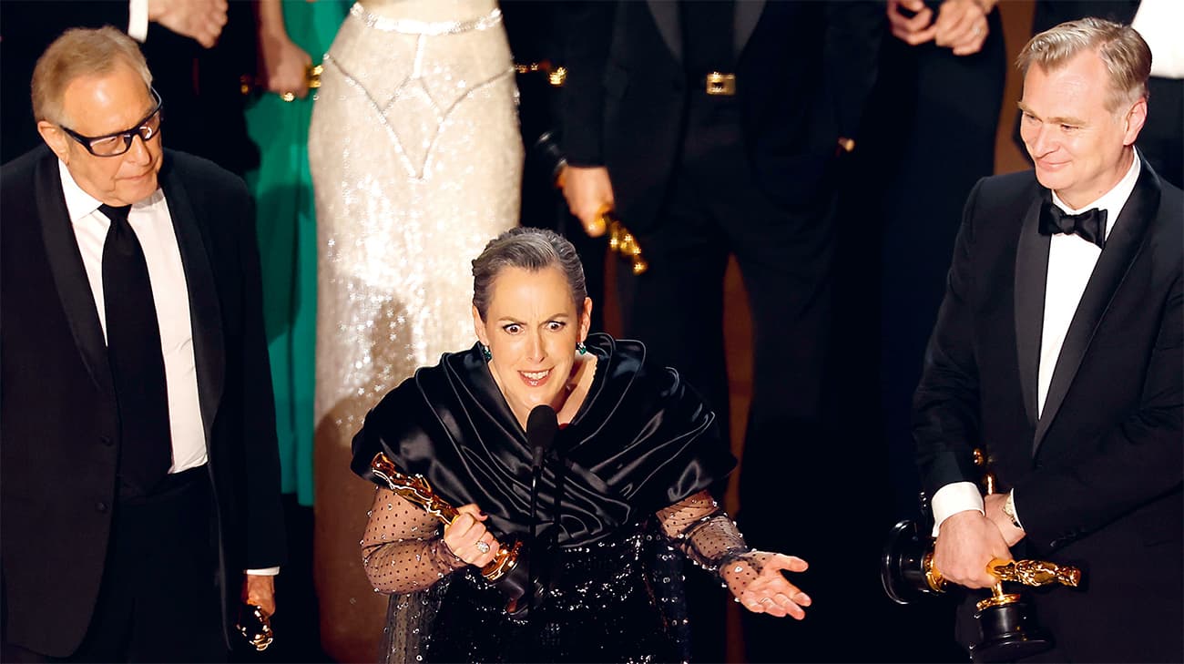 Kembali Mendominasi, Oppenheimer Menangkan Tujuh Piala Oscars 2024 - Image