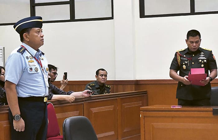 Sidang Perdana Eks Kabasarnas, Marsdya Henri Alfiandi Terima Suap Rp 8,6 M Berkode Dana Komando - Image