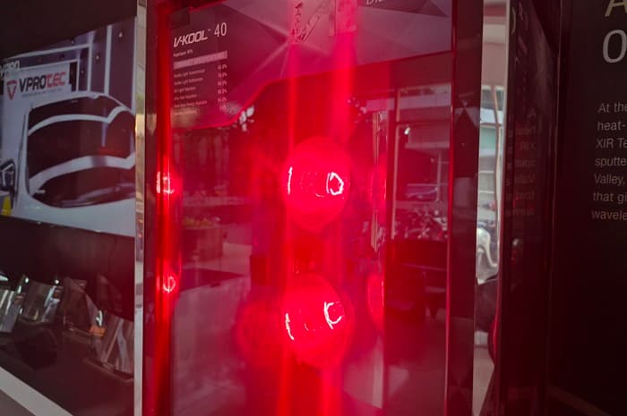 Pasang Kaca Film Mobil Depan Belakang Tingkat Kegelapan Jangan Lebih dari 40 Persen - Image