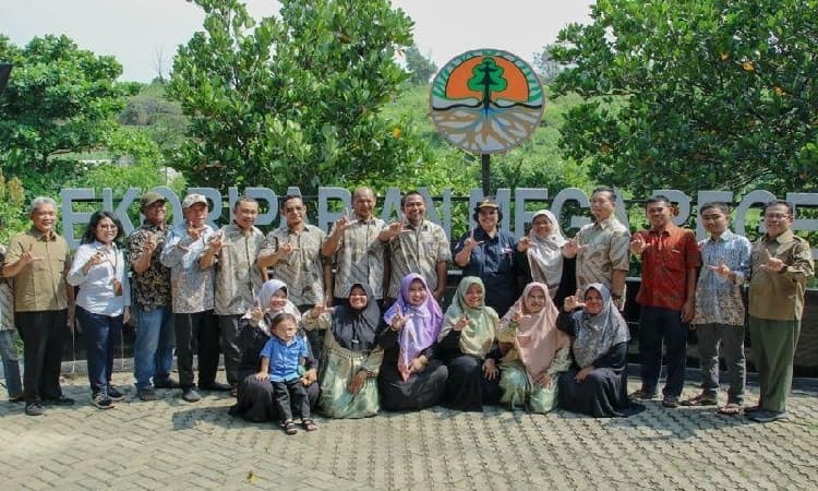 Inisiatif Kelompok Tani Sadewa dalam Upaya Pelestarian Lingkungan Mendapat Apresiasi Menteri LHK - Image