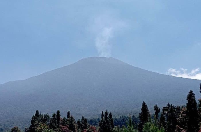 Sempat Terkendala Cuaca dan Medan Ekstrem, Evakuasi Jenazah Pendaki Gunung Slamet Syafiq Ali Berlanjut Hari Ini - Image