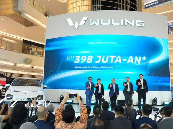 Resmi Diluncurkan, Ini Harga Resmi Wuling Cloud EV di Indonesia - Image