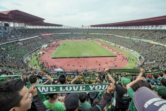 Berikut Lokasi Parkir Resmi di Stadion Gelora Bung Tomo saat Anniversary Game Persebaya Surabaya - Image