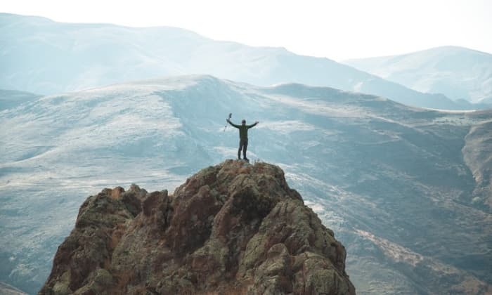 Orang yang Menyukai Gunung dan Hutan Belantara Biasanya Menunjukkan 8 Karakteristik Umum - Image
