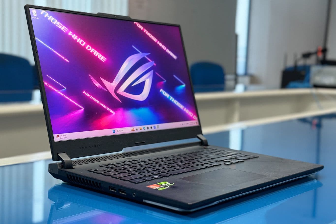 Review ASUS ROG Strix Scar 17: Performa Tangguh dengan AMD Ryzen 9 7945HX dan RTX 4090 - Image