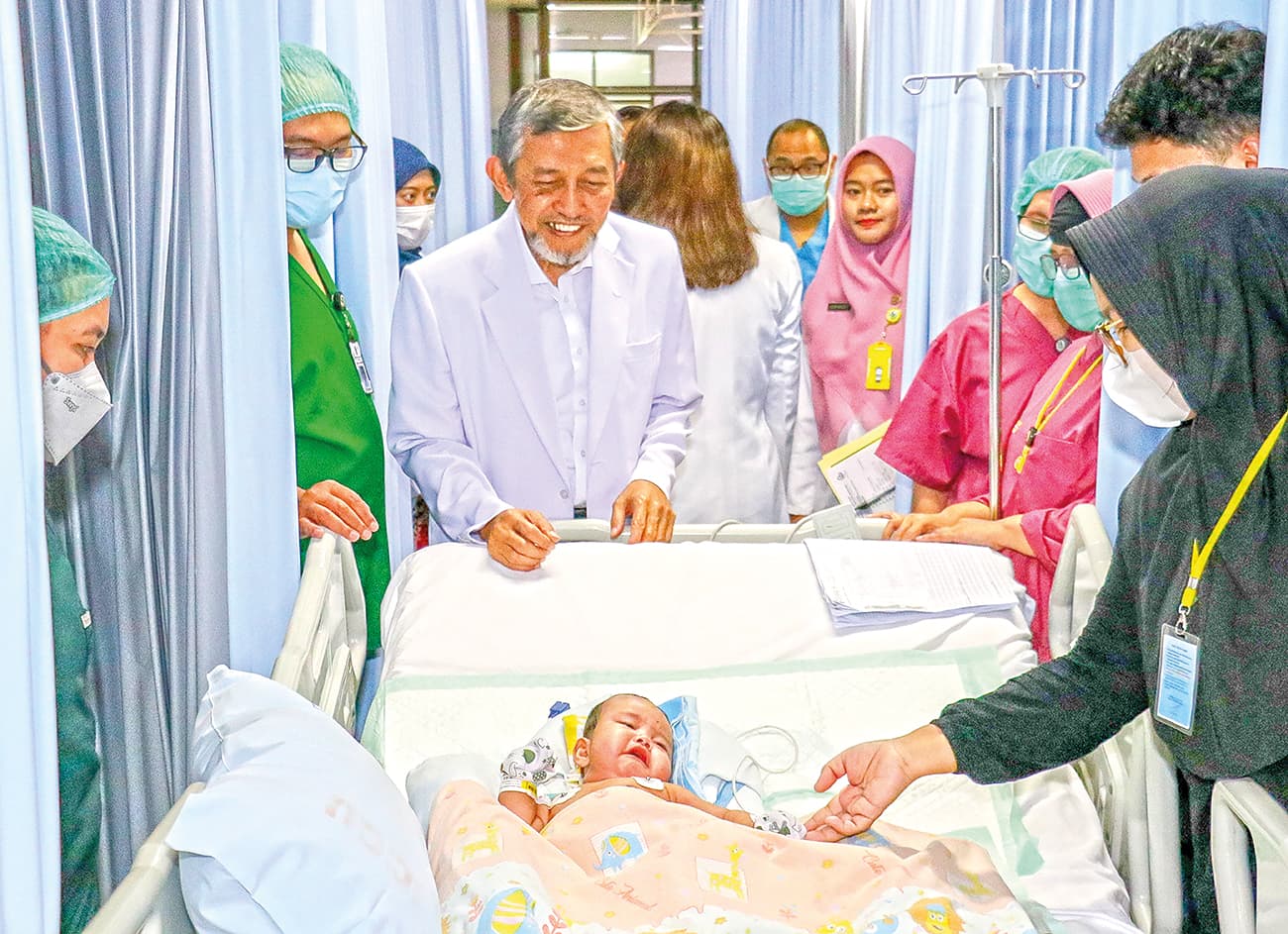 RSUD dr Soetomo Berhasil Pisahkan Bayi Kembar Siam asal Tulungagung, Arselo Selamat Namun Arsenio Meninggal - Image