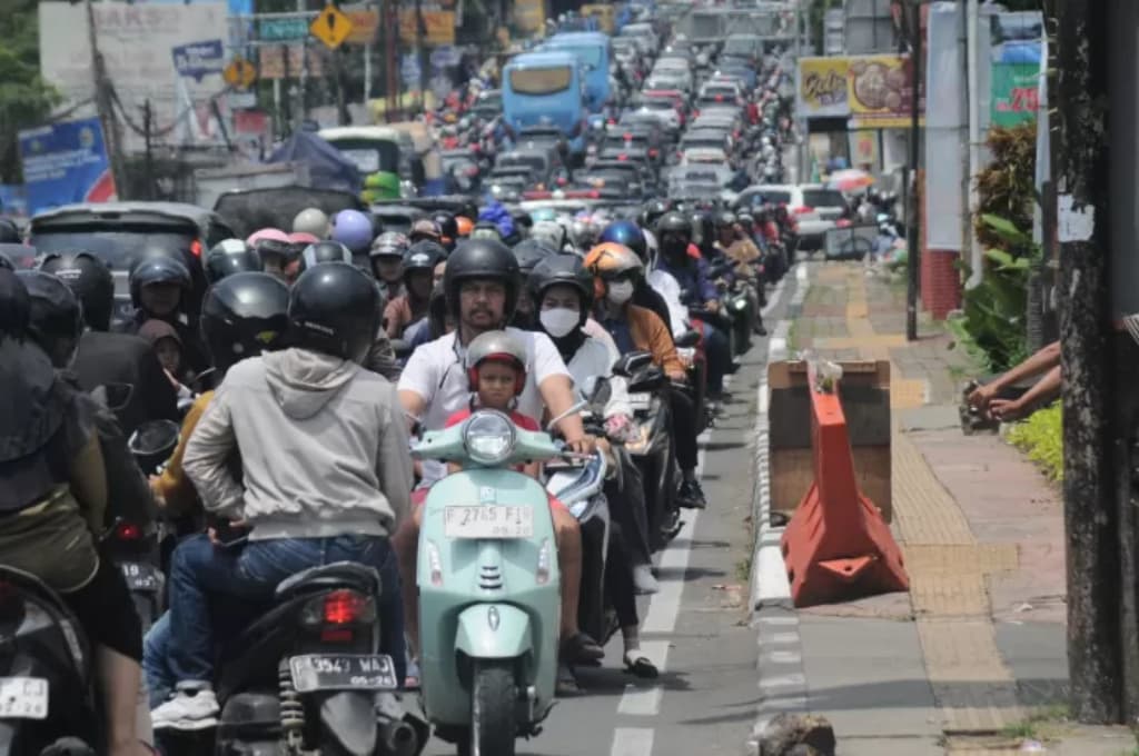 Polisi Sebut Wistawan yang Meninggal Di Puncak Bukan Disebabkan Terkena Macet Parah - Image