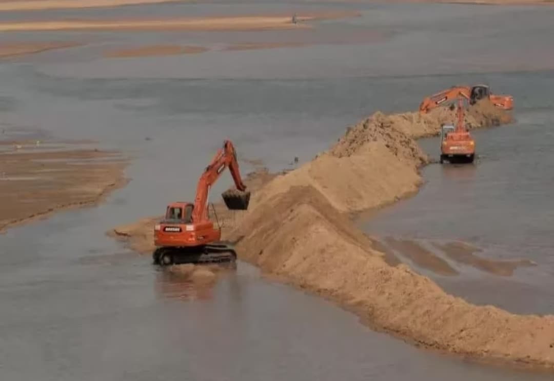 Kemenkeu Buka-bukaan Soal Potensi Cuan Ekspor Pasir Laut yang Bisa Tembus Triliunan Rupiah - Image