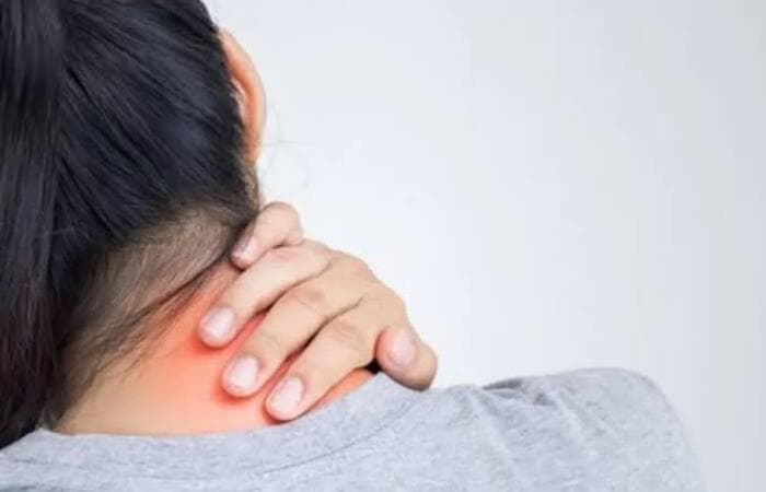 Penyebab Dan Cara Meringankan Sakit Salah Bantal Saat Tidur, Salah Satunya Pergerakan Tiba-tiba - Image