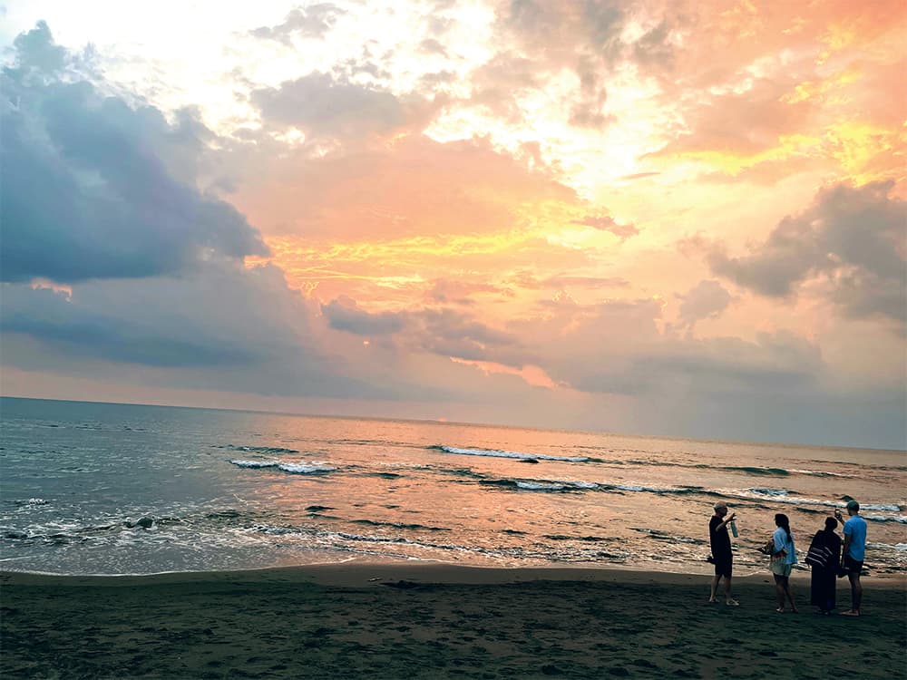 8 Jalur Alternatif ke Anyer Saat Libur Lebaran 2026, Biar Kamu Nggak Terjebak Macet Berjam-jam - Image