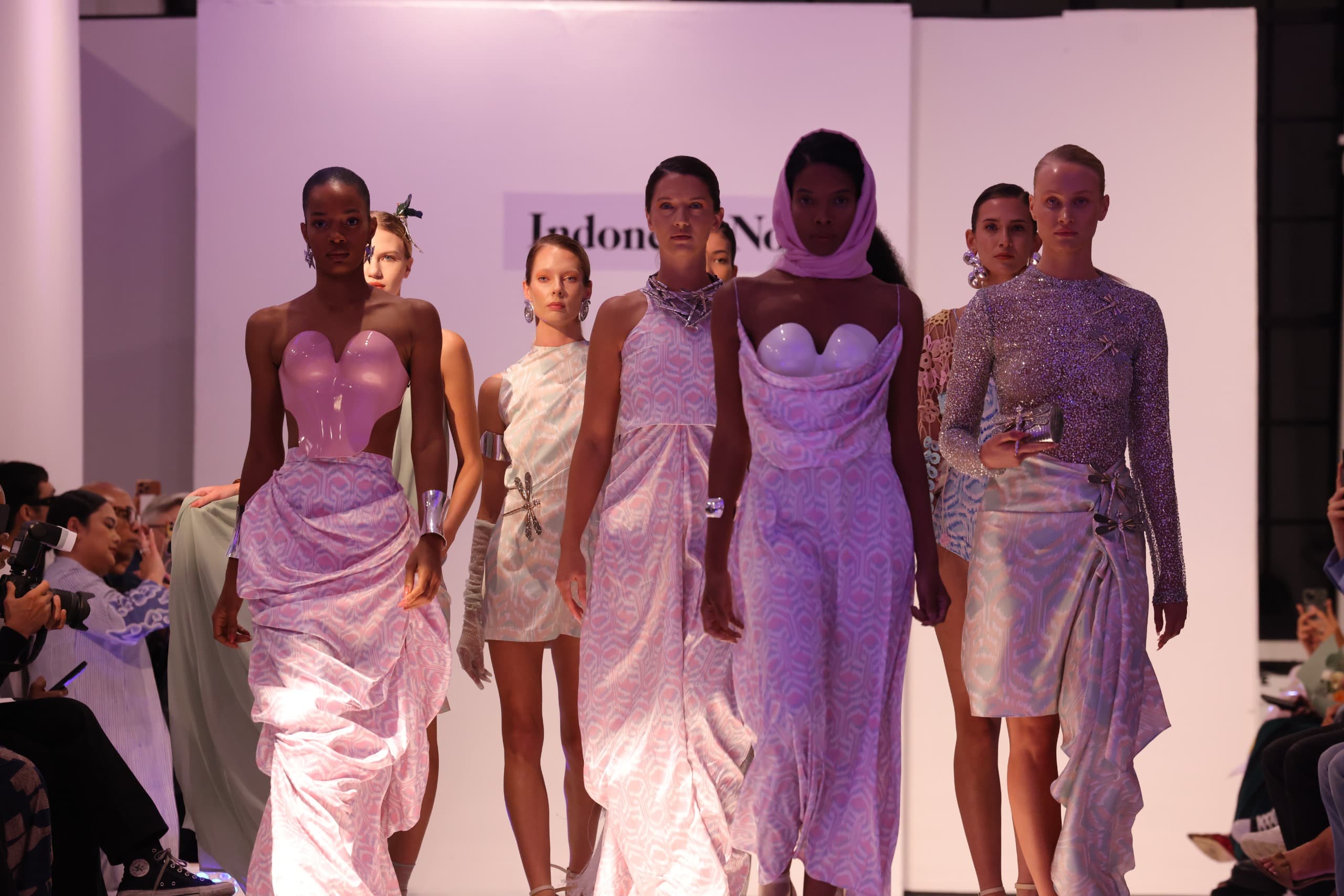 Tampil di New York Fashion Week 2025, UC Jewelry Tampilkan Sweet Dragonfly, Koleksi yang Terinspirasi Keindahan Bali    - Image