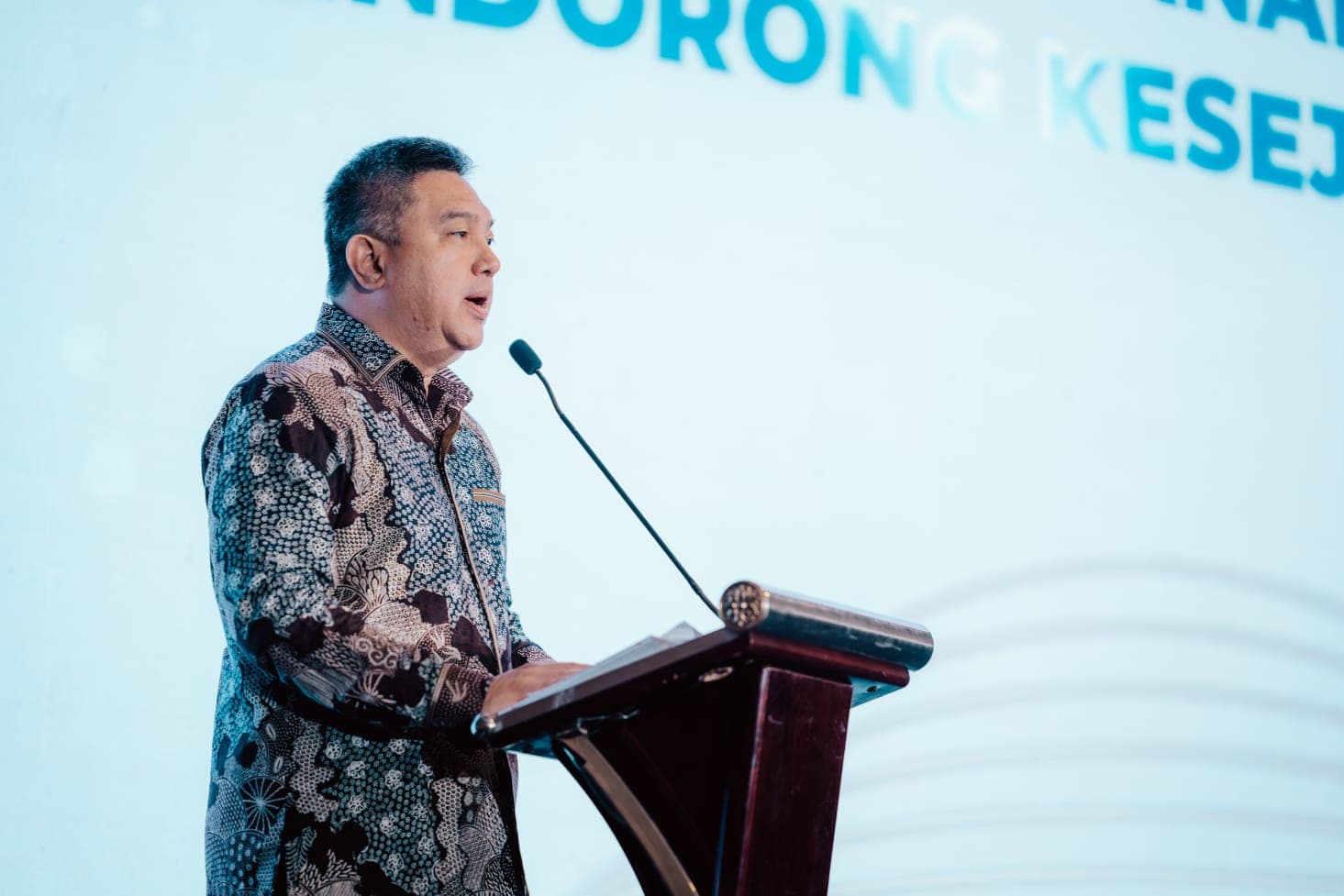 Sekjen Kemendagri Tomsi Tohir: Evaluasi dan Teknologi Kunci Tingkatkan Layanan Publik - Image