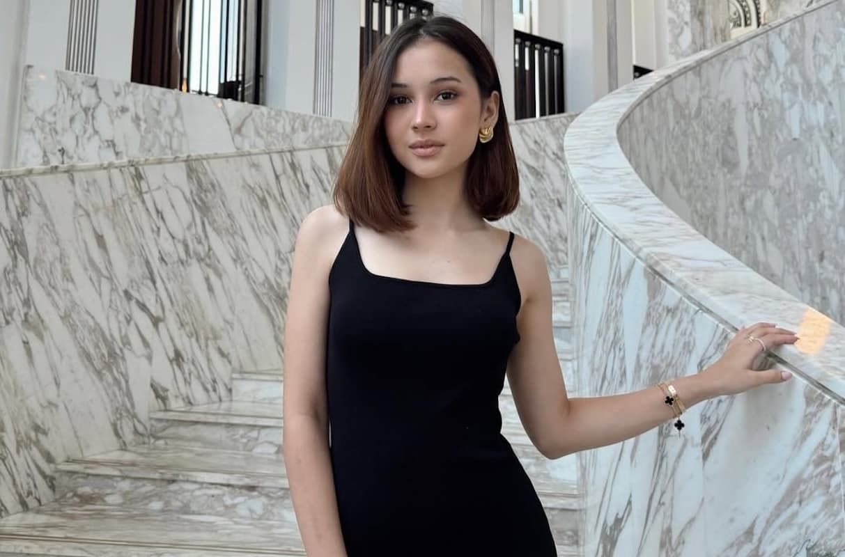 Ibunda Sandrinna Michelle Bantah Bandingkan Sang Anak dengan Richelle Skornicki - Image