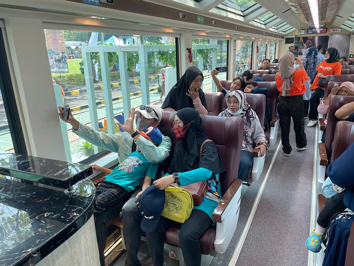 Cuma Sampai 5 Januari! Kereta Panoramic Surabaya - Banyuwangi Ini Siap Temani Liburan Nataru - Image