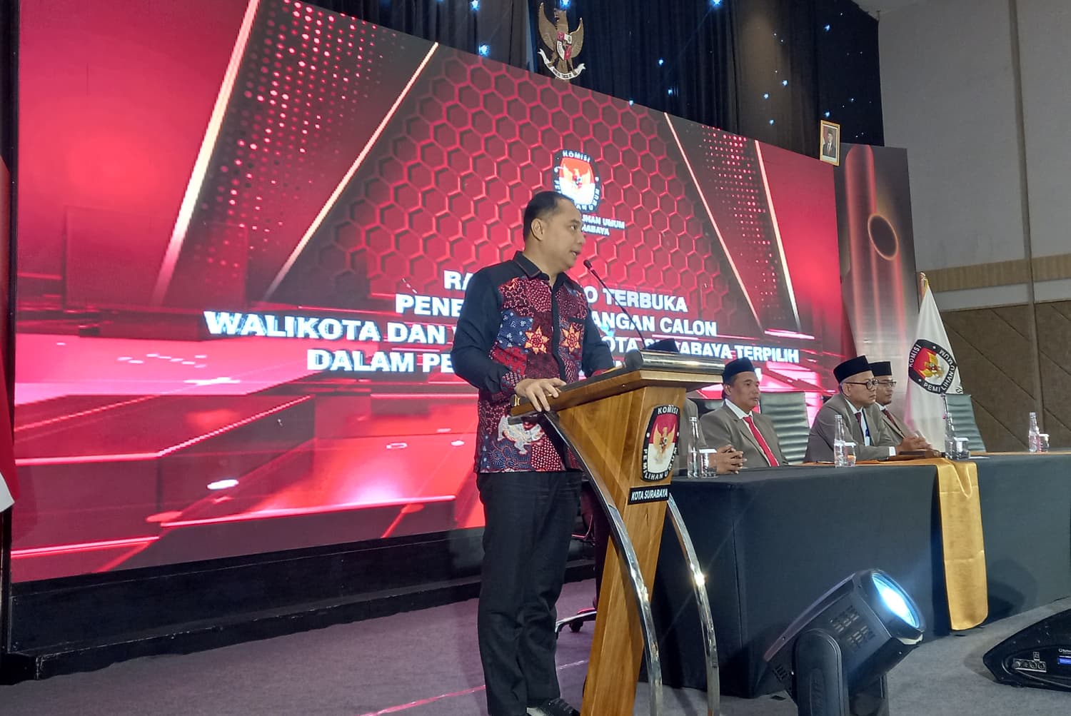 Jadi Wali Kota Surabaya Lagi, Eri Cahyadi Ungkap PR Besar yang Harus Dituntaskan di Kota Pahlawan - Image