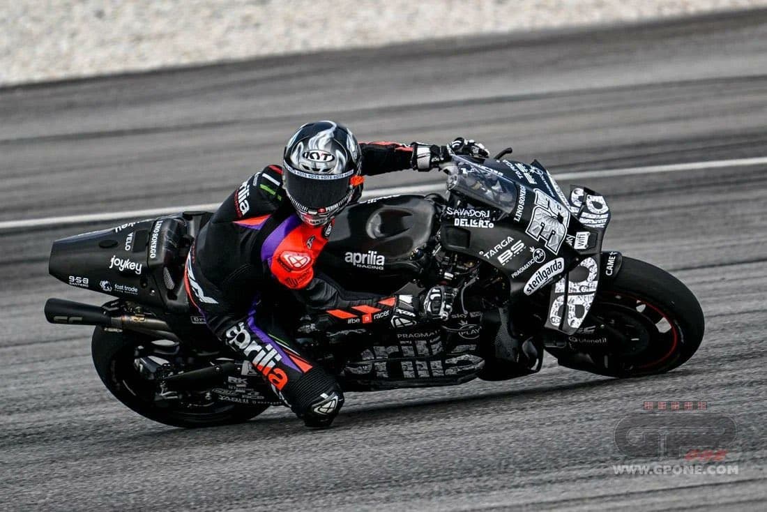 Musim Baru MotoGP: Raul Fernandez dan Jorge Martin Menjadi Korban Ajang Uji Coba Sirkuit Sepang - Image