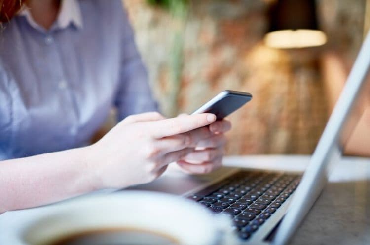 Chat WhatsApp Terhapus? Tenang, Begini 4 Cara Mengembalikannya Sebelum Terlambat! - Image