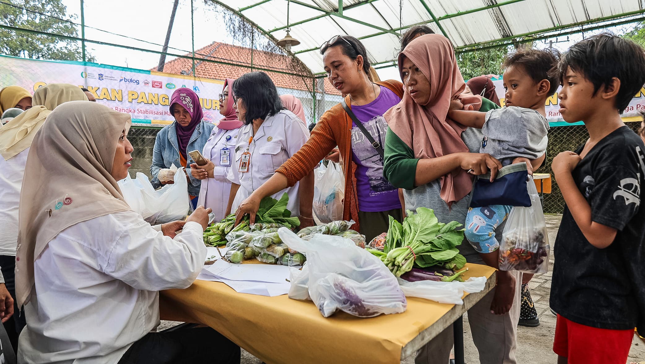 Stok Pangan di Surabaya Aman Hingga Lebaran, Warga Diimbau Tak Panik Buying! - Image