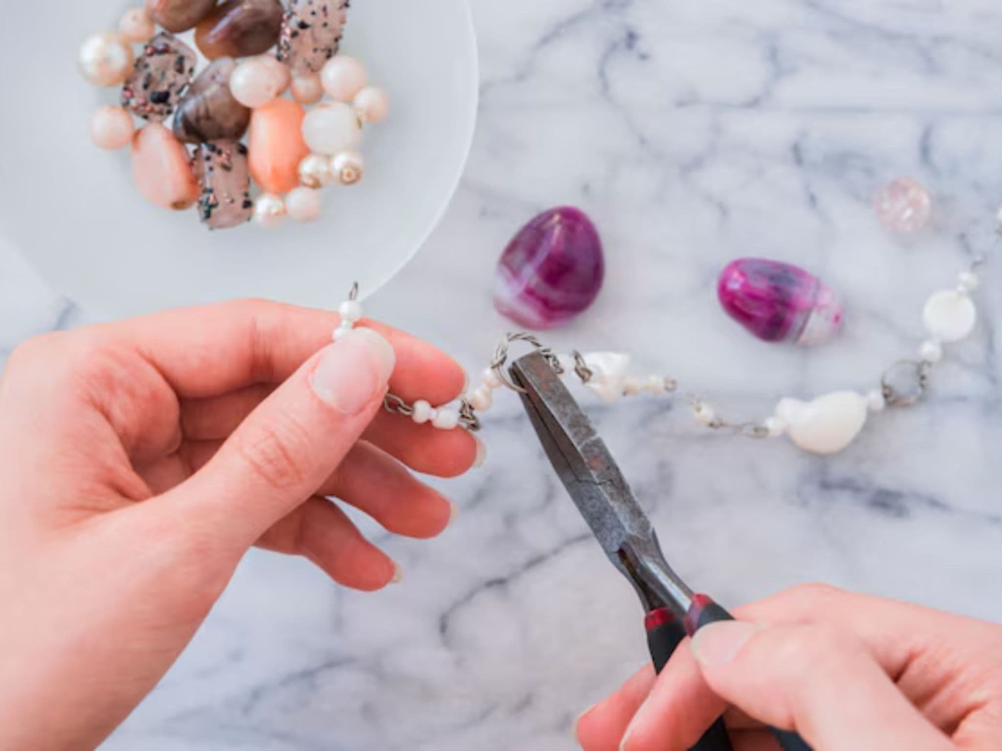 5 Batu Kristal yang Cocok untuk Perhiasan Sehari-hari, Awet dan Indah! - Image