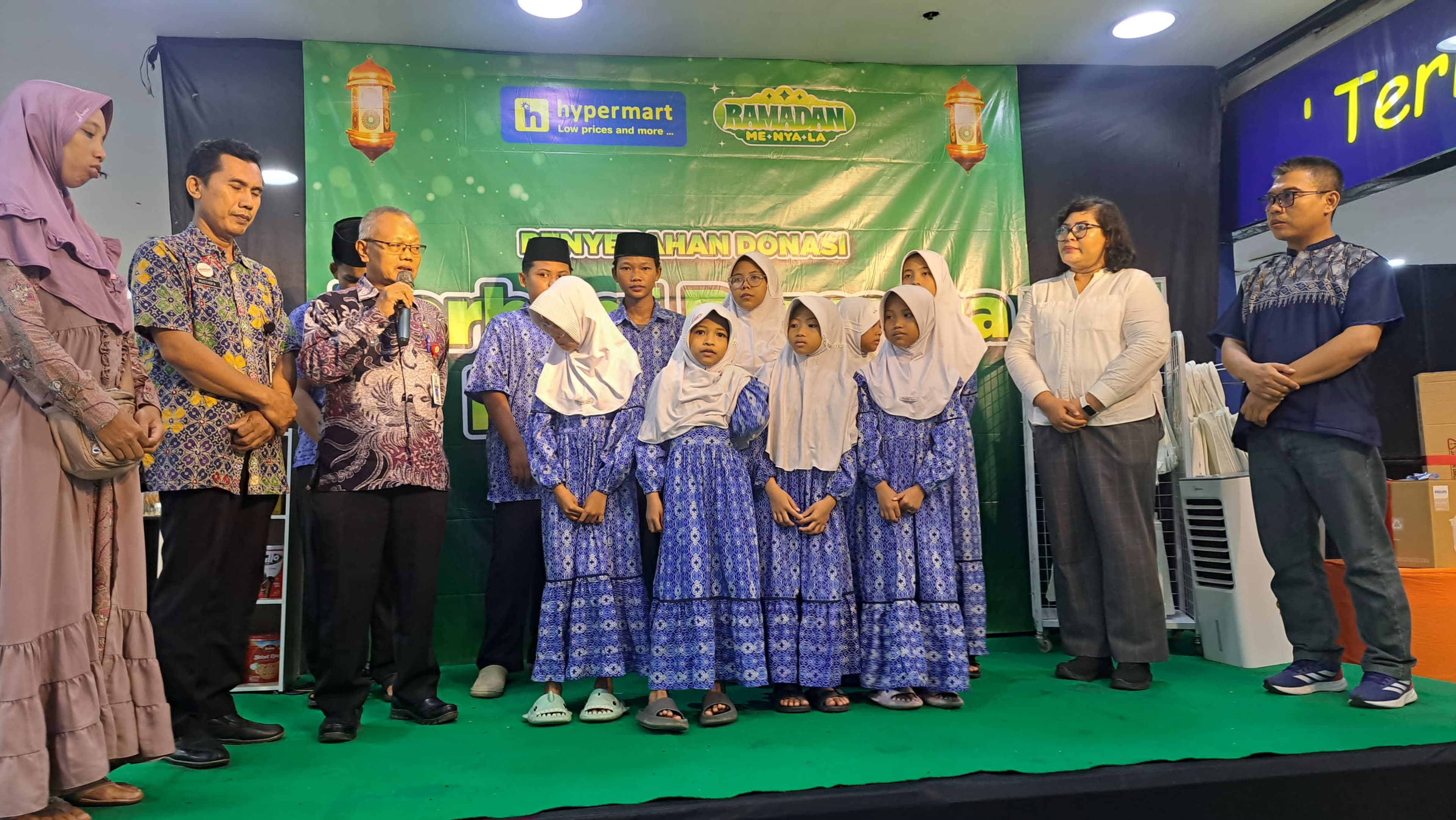 Bulan Ramadhan, Berbagi dengan Anak-anak Yatim di 10 Kota Besar - Image