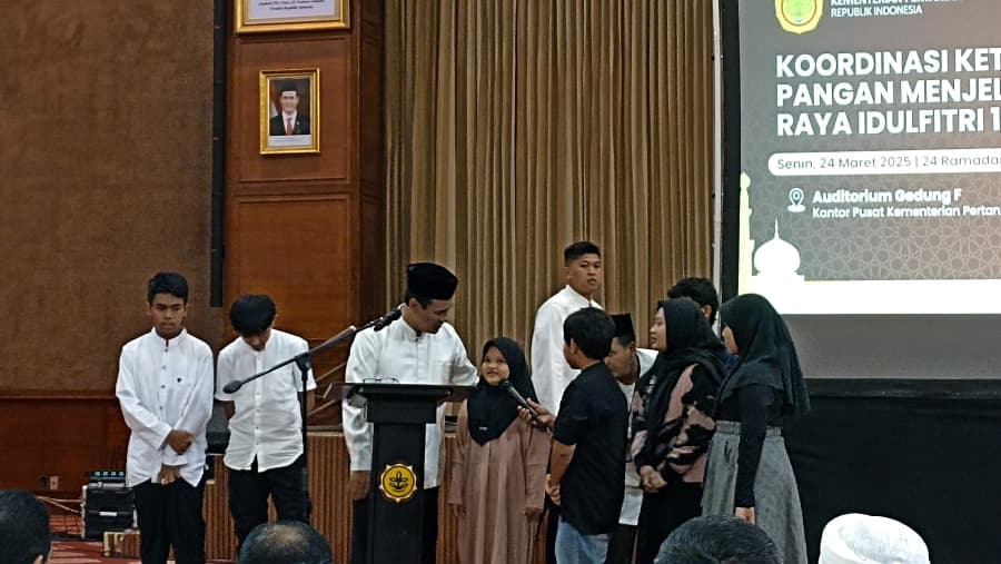 Stok Beras di Bulog Tembus 2,2 Juta Ton, Masyarakat Sambut Lebaran dengan Harga Pangan Stabil - Image