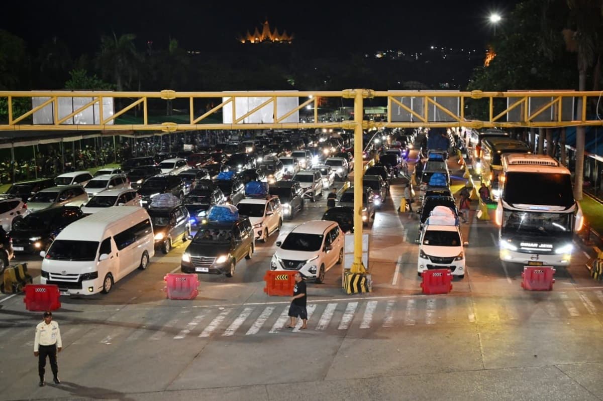 Kemenhub Terapkan Skema TBB untuk Lancarkan Arus Balik di Bakauheni - Image