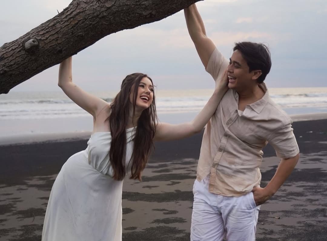 Billy Syahputra dan Vika Kolesnaya Bakal Jadi Orang Tua, Pamer Baby Bump - Image