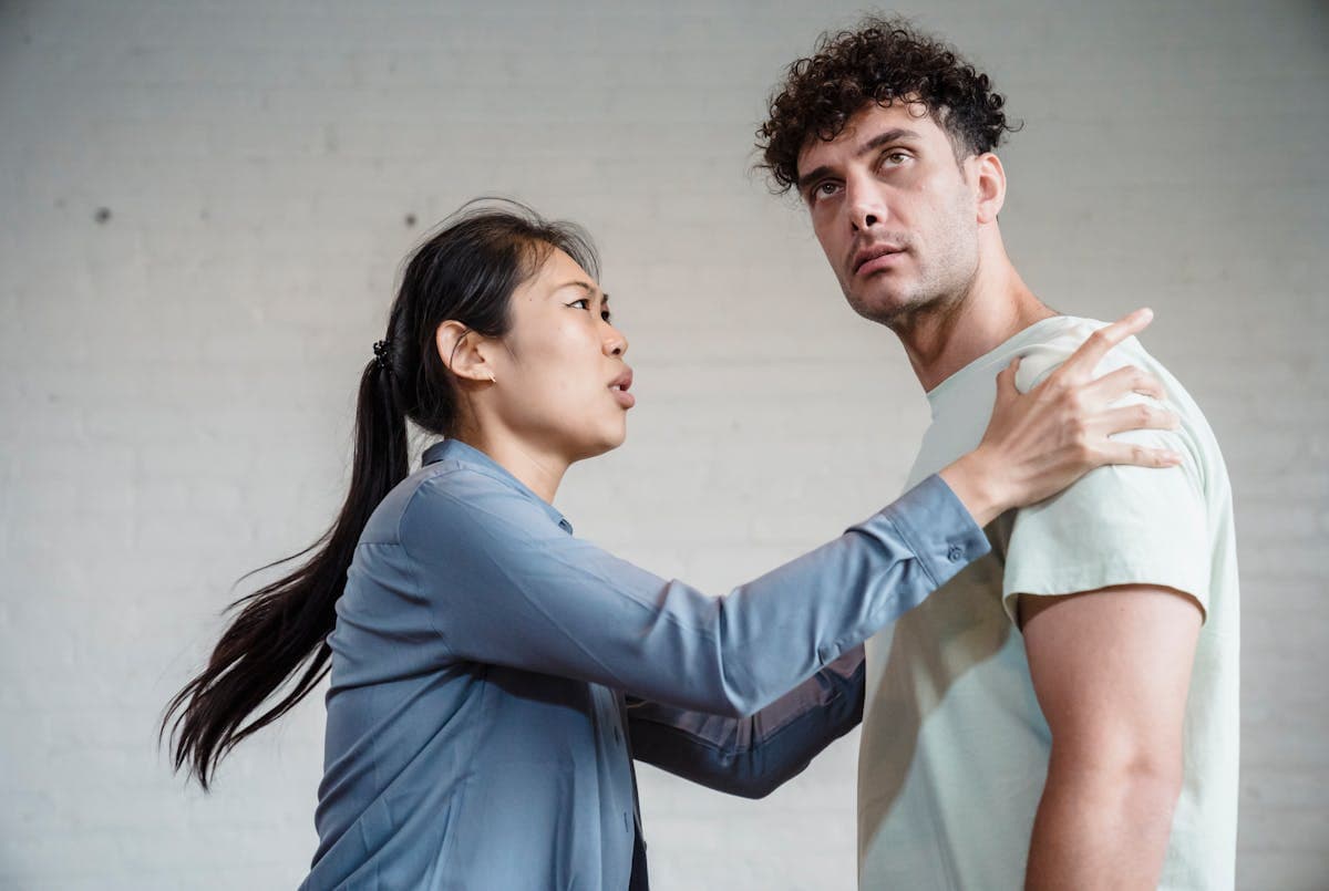 Alasan Seseorang Selalu Salah PIlih Pasangan, Bukan Bodoh Melainkan Pernah Mengalami Hal Ini - Image