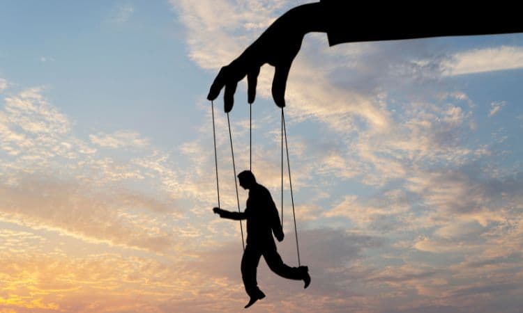 Bukan Sekadar Bercanda, Ini 5 Ucapan Orang Manipulatif yang Perlahan Menghancurkan Mental! - Image