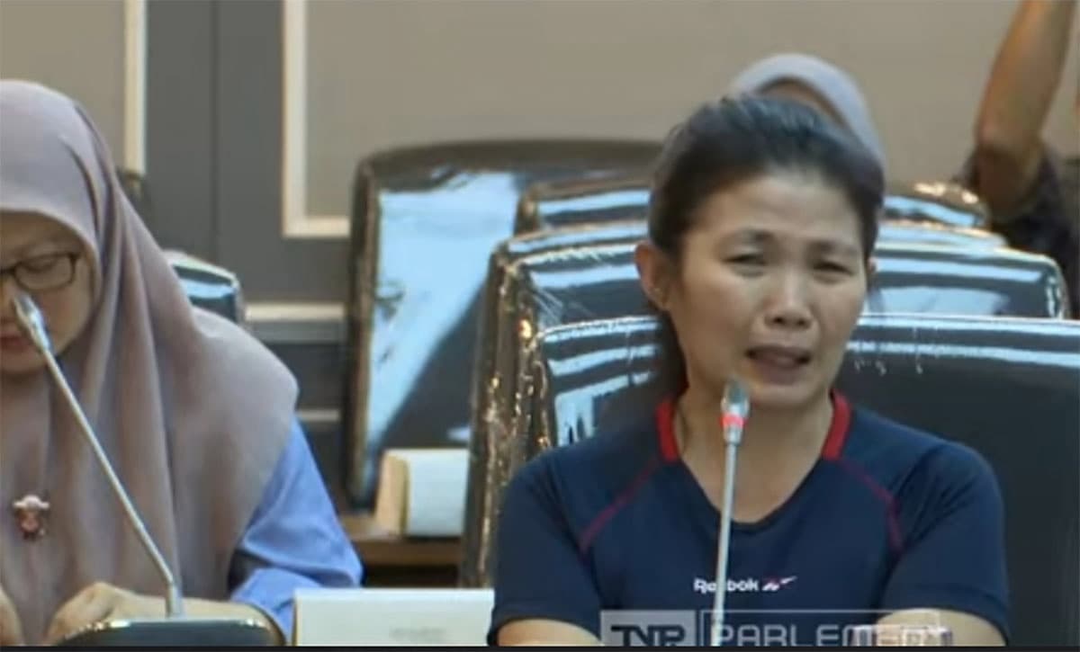 Lisa Eks Pemain OCI Curhat Sembari Nangis di DPR: Setiap Ada Masalah Kita Dipukul, Ditendang, hingga Disambit Pake Sendal Pak Jansen - Image