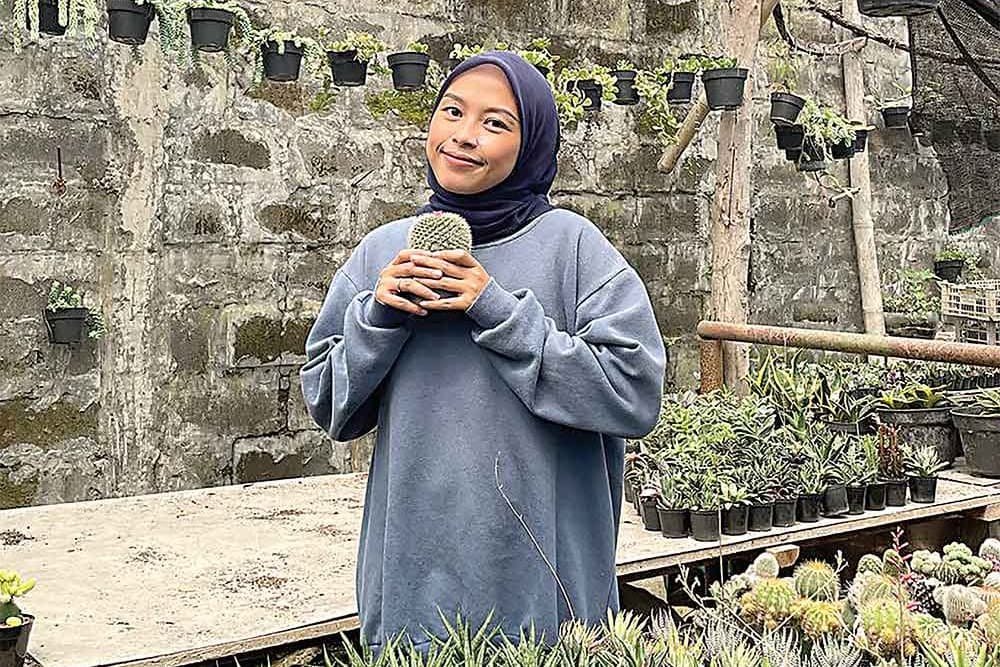 Anggi Nindya Sari Berdayakan Ibu-Ibu untuk Bantu Pengemasan Sono Kaktus - Image