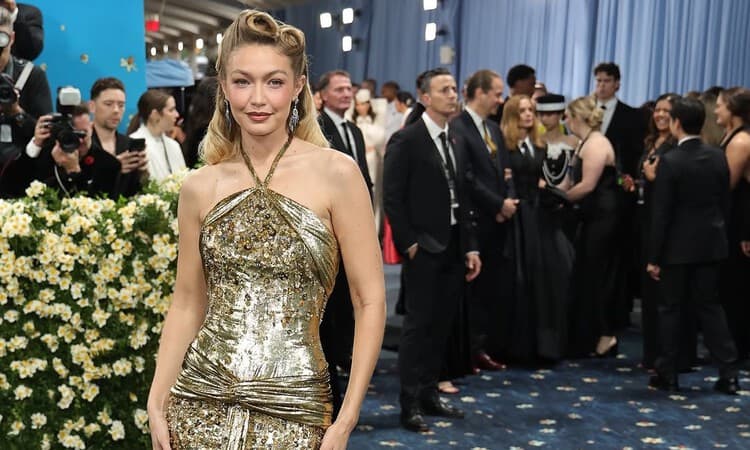 Sejarah Dibalik Met Gala, Adu Gaya Busana Para Selebriti Papan Atas Dunia di Red Carpet - Image