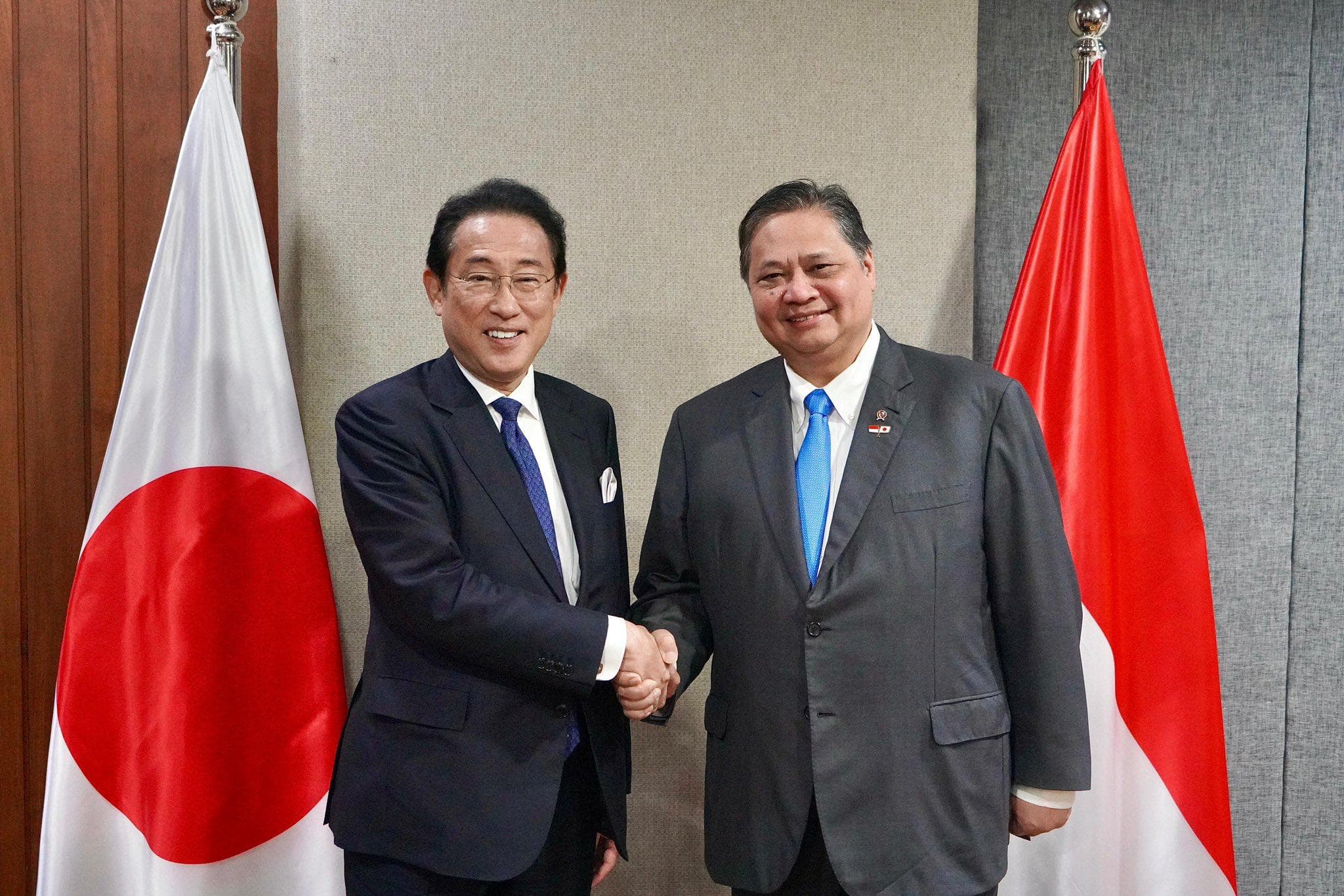 Menko Airlangga Bertemu Menteri Jepang, Komitmen Perkuat Kerja Sama Dagang dan Investasi - Image