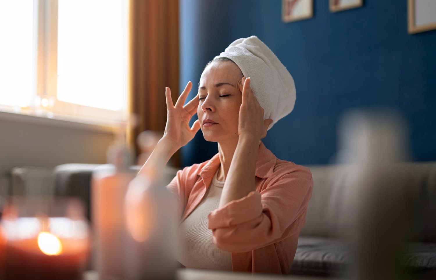 Kenali Manfaat Peeling Serum, Skincare Harian dengan Formula Mild Exfoliating - Image