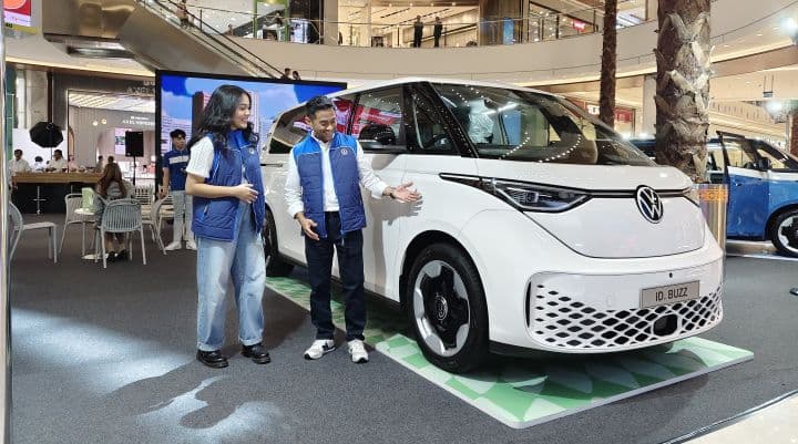 Usung Desain Kombi Klasik, Volkswagen Luncurkan ID. Buzz di Surabaya, Mobil Listrik dengan Teknologi Ramah Lingkungan - Image
