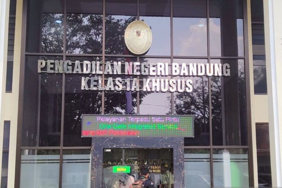 PN Bandung Tolak Gugatan Lisa Mariana Kukuhkan Hasil Tes DNA Polri - Image