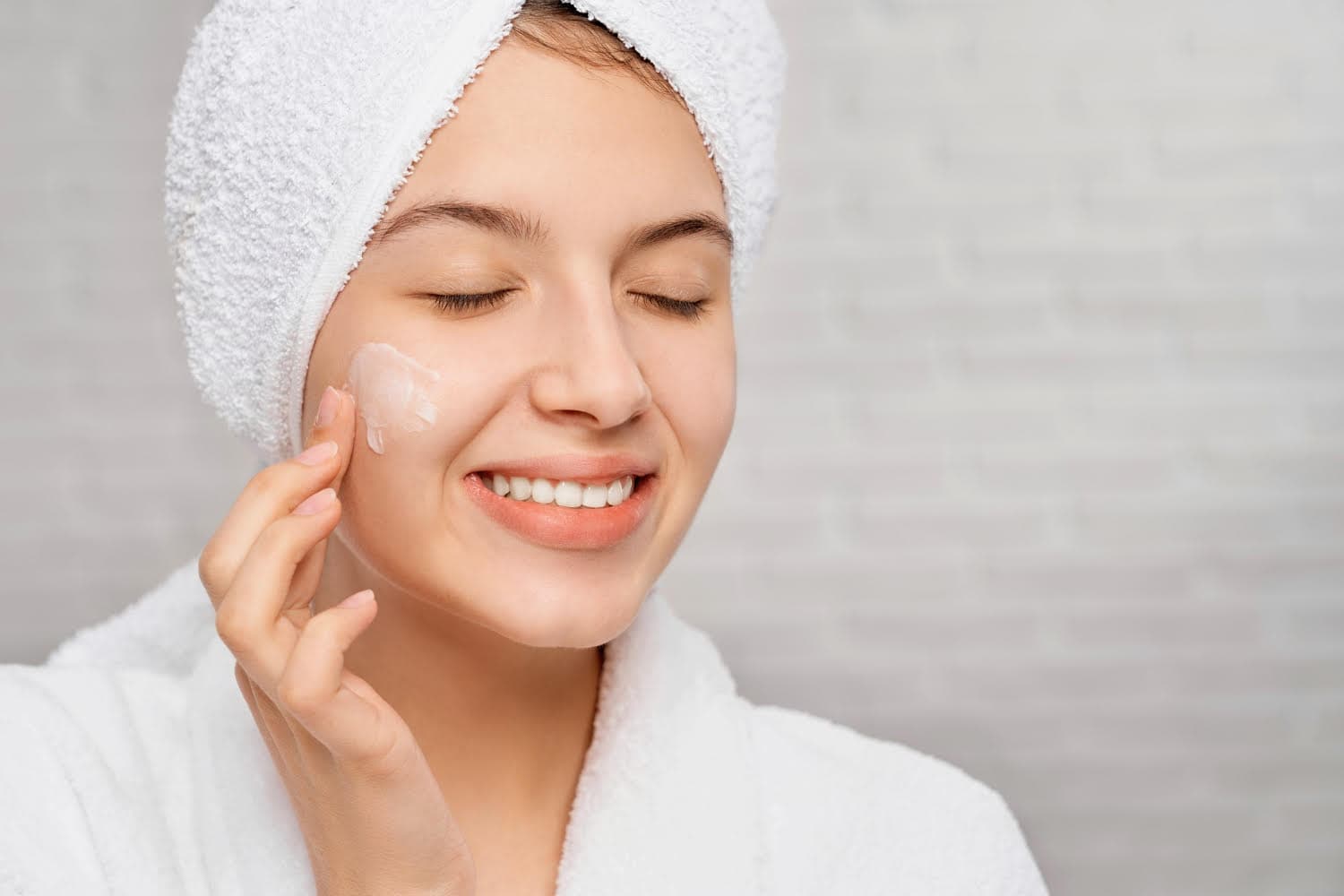 5 Manfaat Ajaib Sunblock alias Tabir Surya untuk Hadapi Cuaca Panas, Salah Satunya Mencegah Kanker - Image