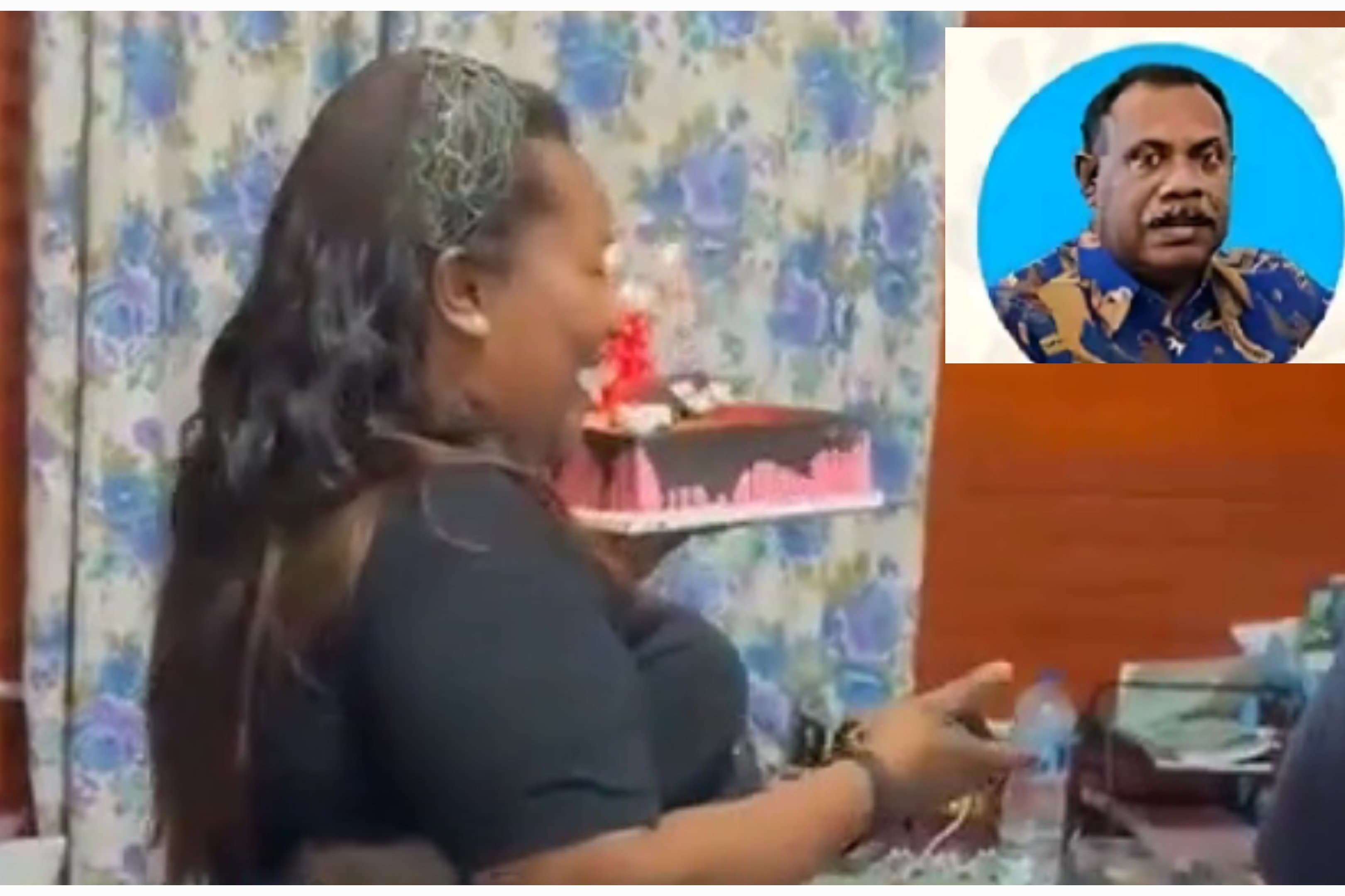 Pilu! Istri dan Anak Bikin Kejutan Bawa Kue Ultah, Sang Ayah Ternyata Sudah Meninggal di Tempat Tidur - Image