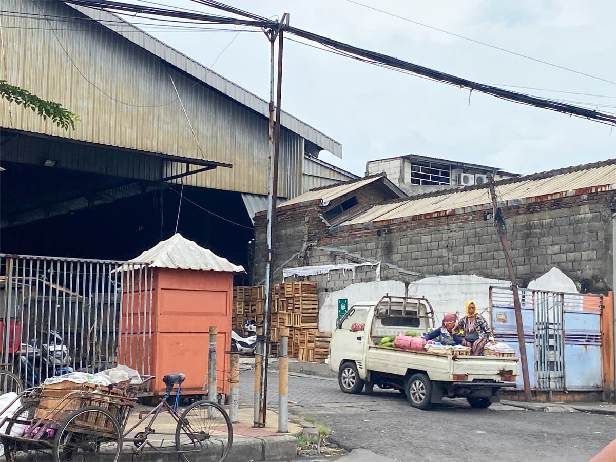 Tanpa Dokumen PBG, Pasar Buah Tanjung Sari Terancam Ditertibkan - Image