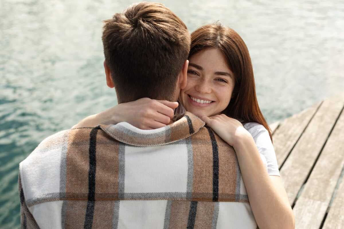 10 Tanda Ikatan Batin Menurut Psikologi yang Menunjukkan Kedalaman Hubungan Emosional Anda - Image