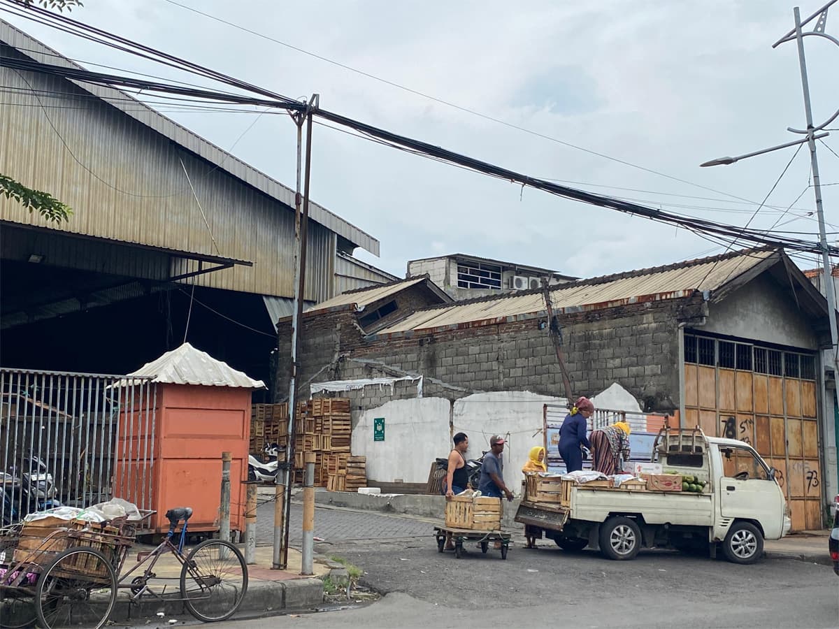 Pemkot Surabaya Panggil Pengelola Pasar Buah Tanjung Sari 77, Dugaan Gunakan Izin Pergudangan - Image