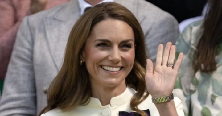 Datang ke Final Tunggal Putri Wimbledon, Kate Middleton Terlihat Memukau - Image