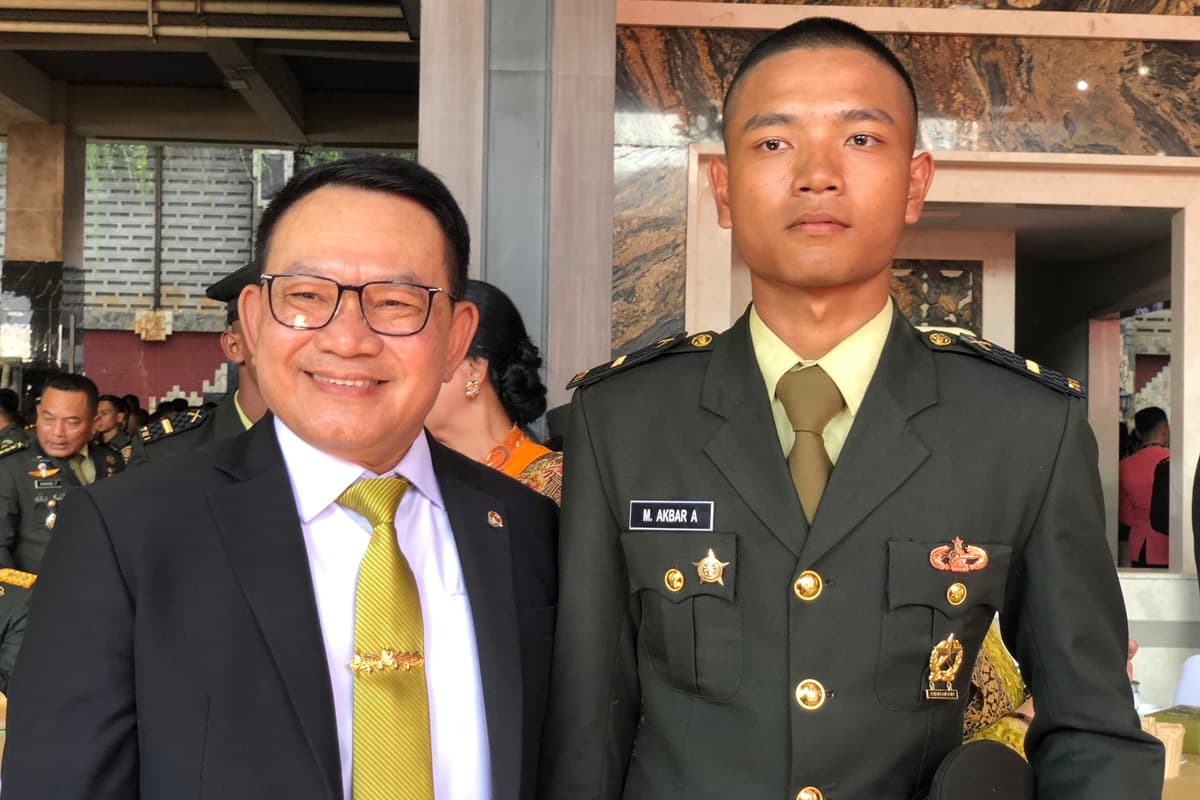 Sempat jadi Polemik saat Masuk Akmil, ini Kata Dudung Abdurachman setelah Putranya Dilantik Presiden Prabowo Subianto - Image