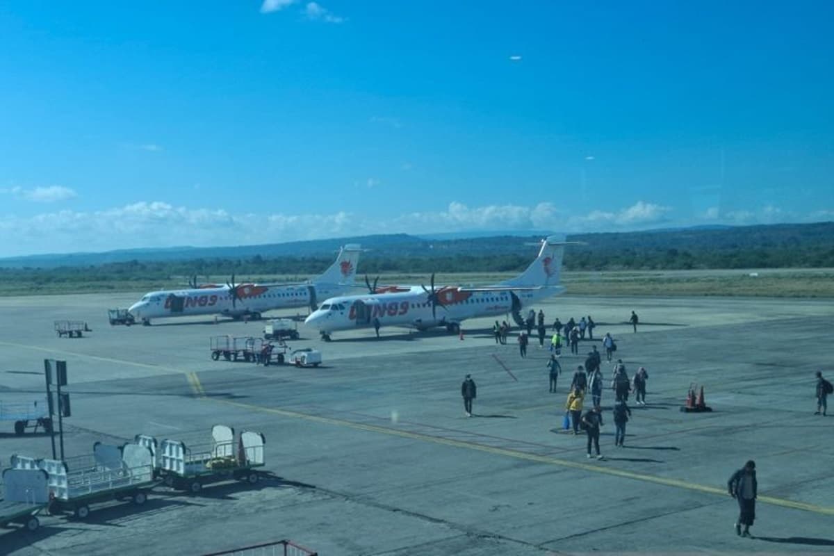 Erupsi Gunung Lewotobi Laki-Laki, 14 Rute Penerbangan dari/ke NTT Dibatalkan - Image